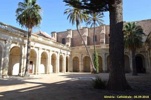 28 LA CATHEDRALE ET LE FORTERESSE DE L INCARNATION (97)
